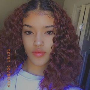 Meet your Posher, Elisa